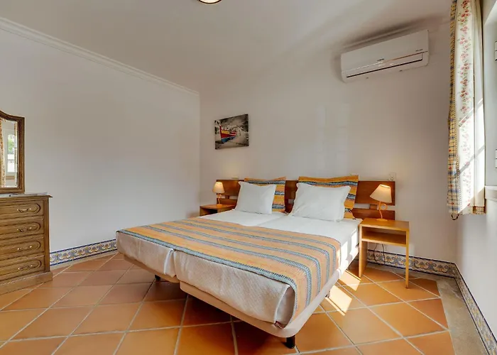 Willa Buganvilias By Delilah Collection *